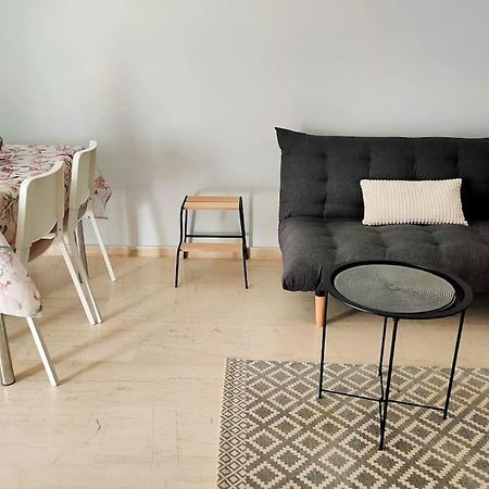 Δίπλα Στο Πάρκο Apartment Каламата Екстериор снимка