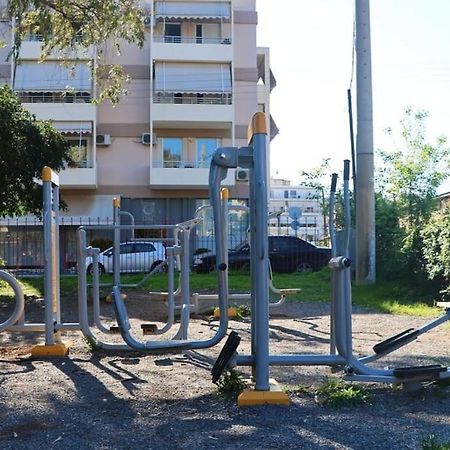 Δίπλα Στο Πάρκο Apartment Каламата Екстериор снимка