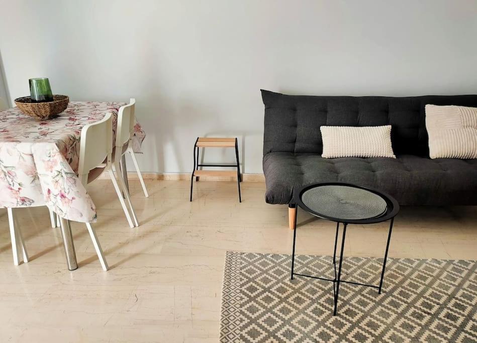 Δίπλα Στο Πάρκο Apartment Каламата Екстериор снимка