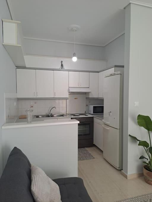 Δίπλα Στο Πάρκο Apartment Каламата Екстериор снимка