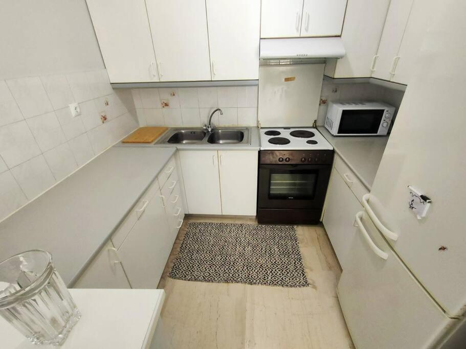 Δίπλα Στο Πάρκο Apartment Каламата Екстериор снимка